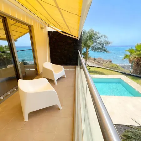 Villa Luxury Oceanview De Nava With Heated Private Pool
